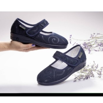 Merceditas ortopédicas de mujer con diseño de espirales. Correa extralarga para empeines pronunciados y pies sensibles