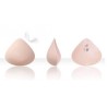 Prótesis de mama de silicona ultra ligera, forma triangular simétrica, indicada para actividad deportiva y alivio cervical.