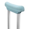 Pareja de muletas axilares de aluminio anodizado color plata con apoyos acolchados.