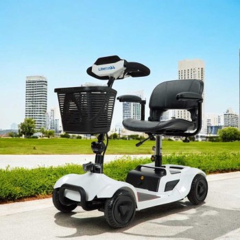 Scooter eléctrico compacto Libercar Alfa con pantalla digital y llave NFC.