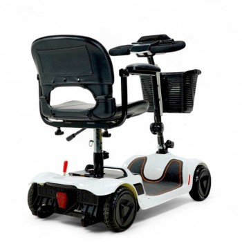 Scooter eléctrico compacto Libercar Alfa de color azul con pantalla digital y llave NFC.