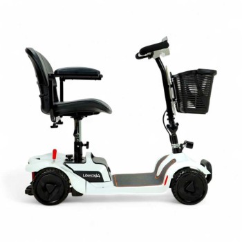 Scooter eléctrico compacto Libercar Alfa de color azul con pantalla digital y llave NFC.