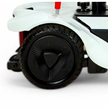 Scooter eléctrico compacto Libercar Alfa con pantalla digital y llave NFC.