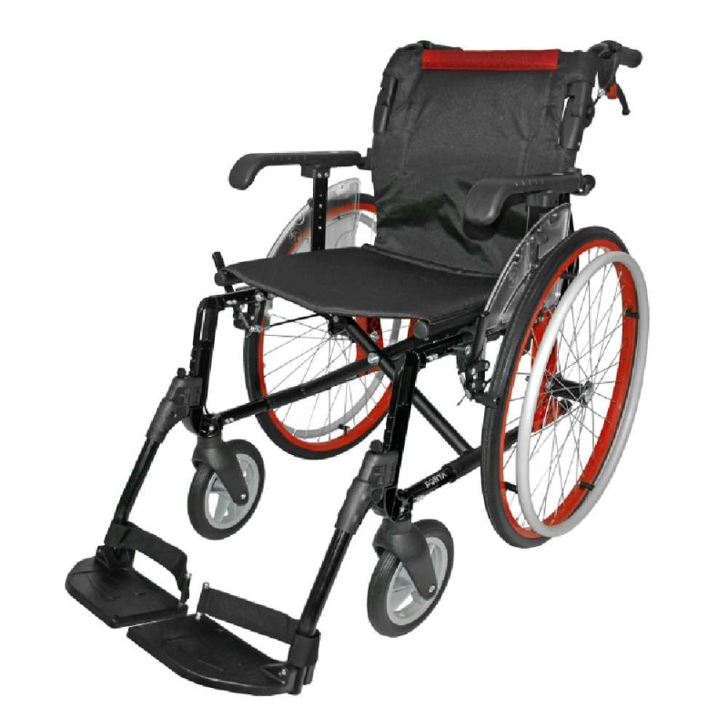 Silla de ruedas de aluminio Forta Line Plus con diseño ergonómico y reposapiés extraíbles.