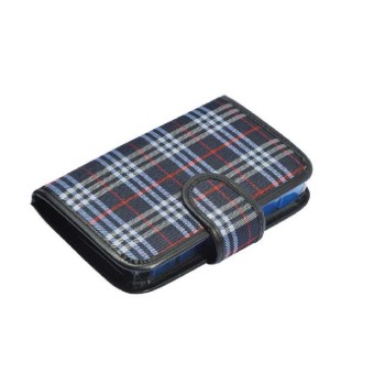 Pastillero semanal Ergo con cajas diarias transparentes y estuche de transporte discreto.