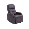 Sillón de relax Mercato tapizado en piel sintética color chocolate con costuras decorativas y sistema de reclinación manual.