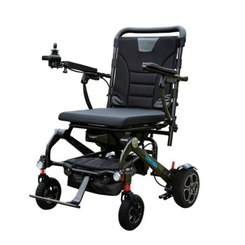 Silla de ruedas eléctrica plegable Libercar Alma de fibra de carbono en posición de uso.