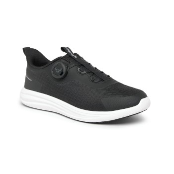 Zapatilla profesional Suecos Hast con sistema de ajuste por ruleta Spin-On™ y suela antideslizante.