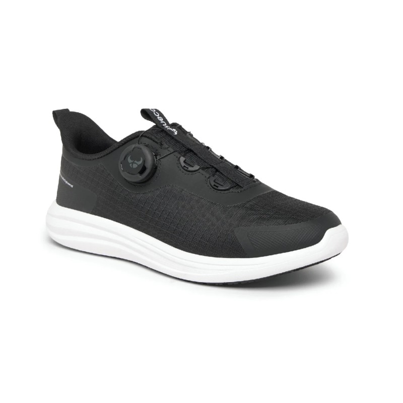 Zapatilla profesional Suecos Hast con sistema de ajuste por ruleta Spin-On™ y suela antideslizante.