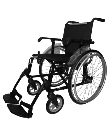 La silla de ruedas Line de Forta es un modelo con ruedas traseras extraíbles, confeccionada en aluminio sin soldaduras.